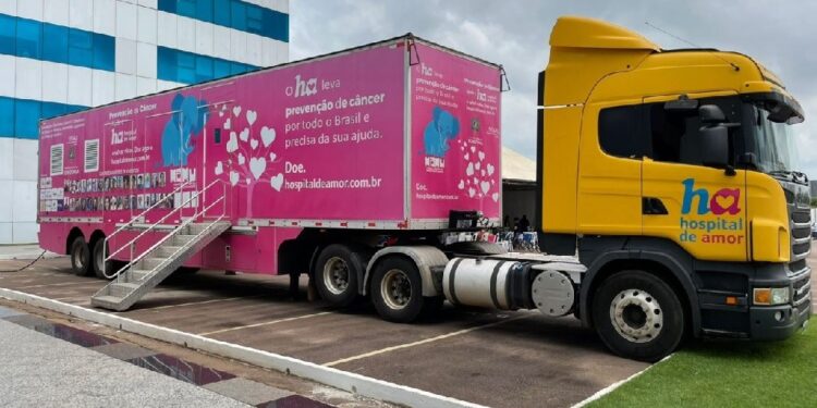 Outubro Rosa: indicação do deputado Alan Queiroz disponibiliza carreta de mamografia para exames e combate ao câncer de mama