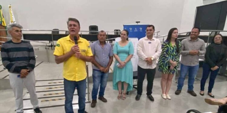 Deputado Luizinho Goebel articula curso gratuito de redação para o ENEM em Chupinguaia