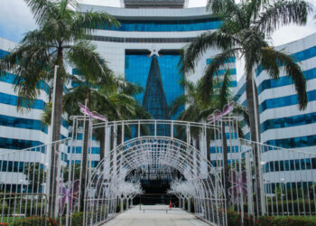 CELEBRAÇÃO NATALINA: Palácio Rio Madeira se transforma em “Jardim Encantado” com acendimento das luzes do Natal de Luz, nesta segunda-feira, 3