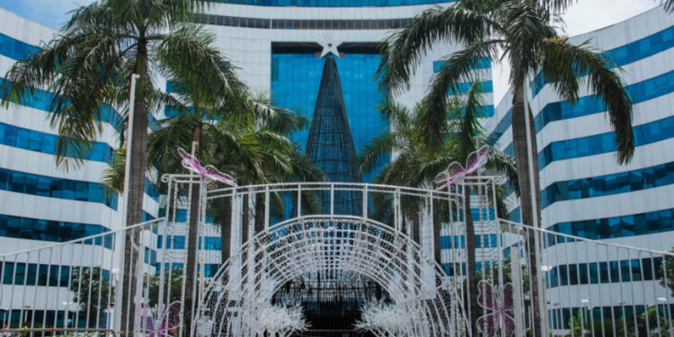 CELEBRAÇÃO NATALINA: Palácio Rio Madeira se transforma em “Jardim Encantado” com acendimento das luzes do Natal de Luz, nesta segunda-feira, 3