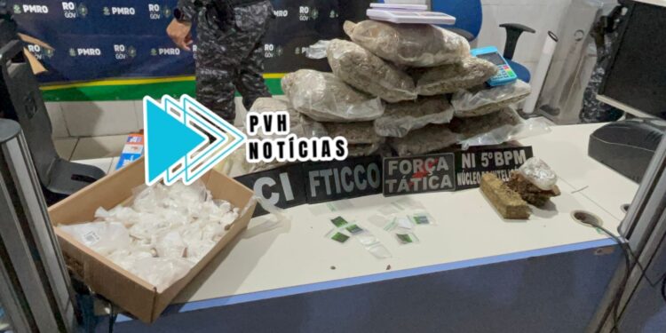 ATUALIZADA: BPTAR fecha boca de fumo e prende irmão com quase 15kg de drogas na zona leste