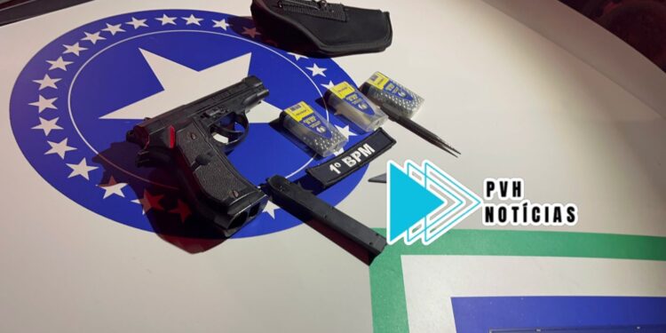 PÂNICO: Aluno de 17 anos é flagrado com arma dentro da sala de aula em Porto Velho