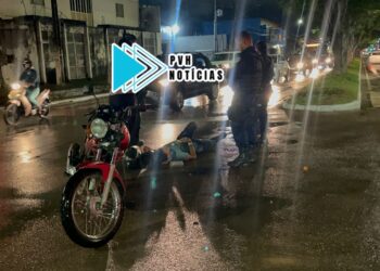 URGENTE: Motorista foge depois de furar sinal vermelho e causar acidente com motociclista