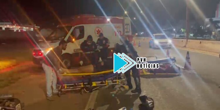 URGENTE: Colisão entre motos deixa duas mulheres feridas na BR-364