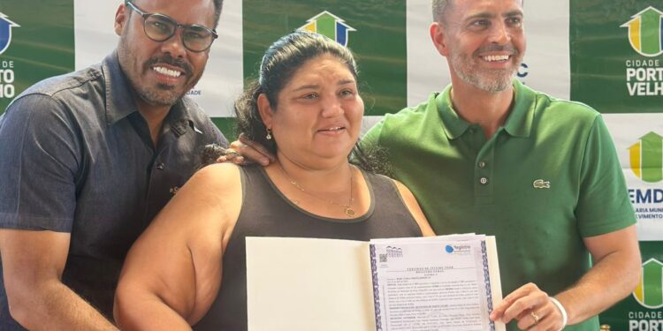 Dr. Santana celebra entrega de escrituras do Residencial Pioneiros I e relembra a luta das famílias por moradia digna