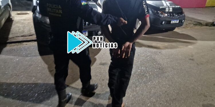 DANDO GRAU: Jovem é preso após fuga em bicicleta com motor na zona leste