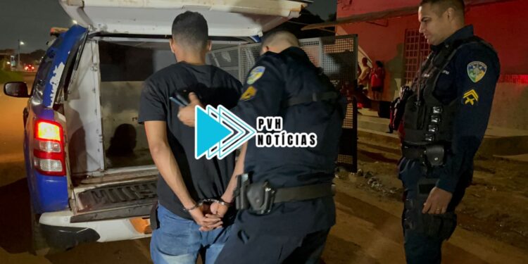 ATUALIZADA: Apenado monitorado é espancado pela população após ameaçar matar vizinhos com enxada