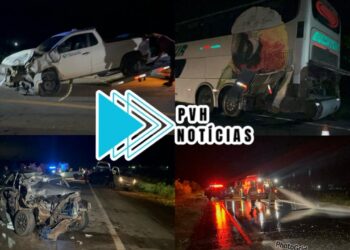 URGENTE: Grave acidente entre ônibus e dois carros deixa motorista ferido na BR-319