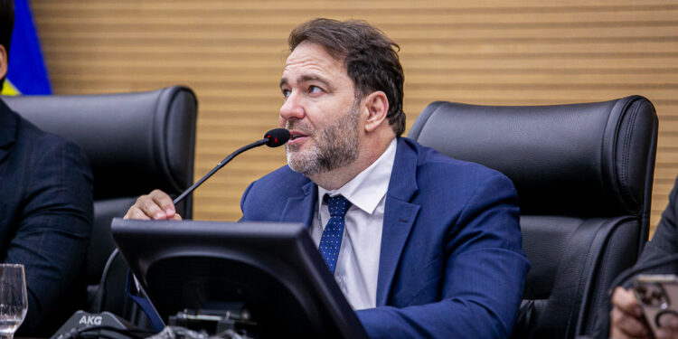 Deputado Alex Redano propõe internet gratuita em hospitais da rede pública estadual