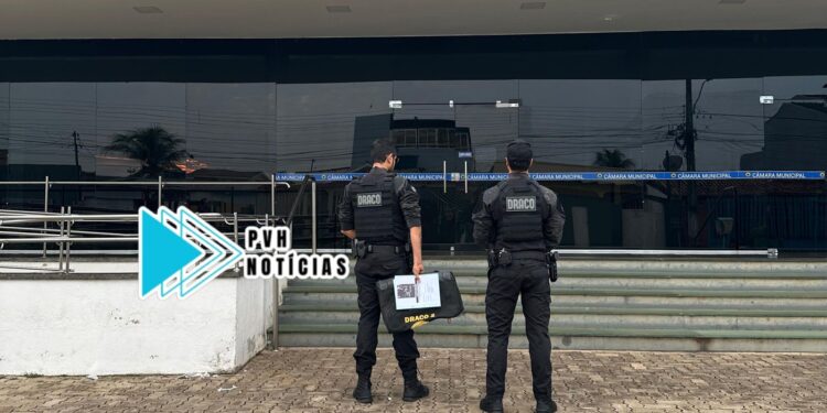 URGENTE: Assessor parlamentar é preso com arma sem registro em condomínio na zona sul