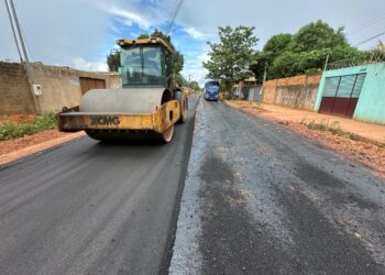 Vereador Edimilson Dourado garante início das obras de pavimentação na Rua Xangri-lá, após mais de 20 anos de espera