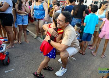 Mais de mil crianças participam de festa promovida por Eyder Brasil no Residencial Morar Melhor