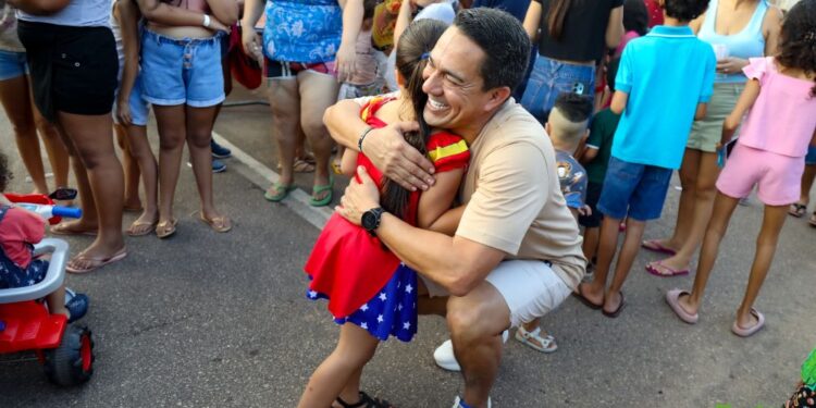 Mais de mil crianças participam de festa promovida por Eyder Brasil no Residencial Morar Melhor