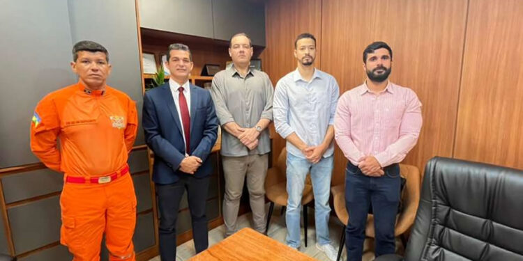 Vereador Adalto de Bandeirantes discute novos projetos sociais e educacionais com representantes da Casa Civil e do Corpo de Bombeiros