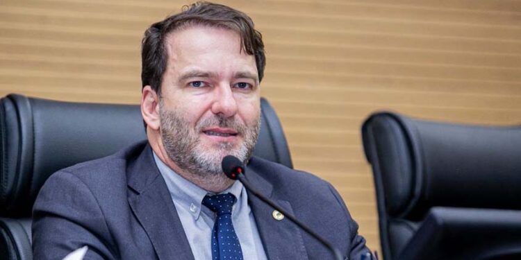 Audiência de Alex Redano discute garimpo no Madeira