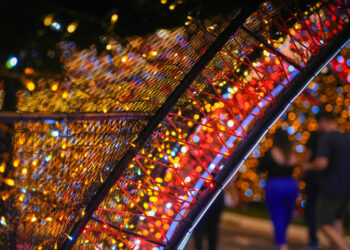 DE VOLTA ÀS RAÍZES: Tradicional iluminação natalina nas avenidas é retomada em Porto Velho