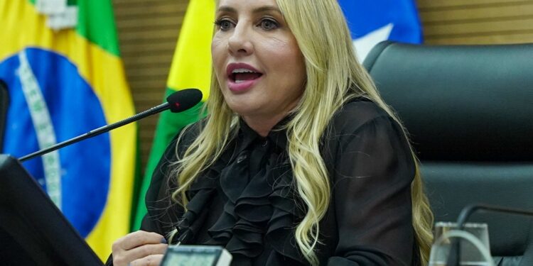 Ieda Chaves solicita criação de Centro de Atendimento a Neurodivergentes em Guajará-Mirim