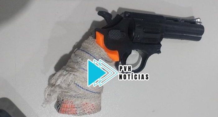 NA HORA H: PM flagra soldado do Exército sendo assaltado e prende bandidos no centro