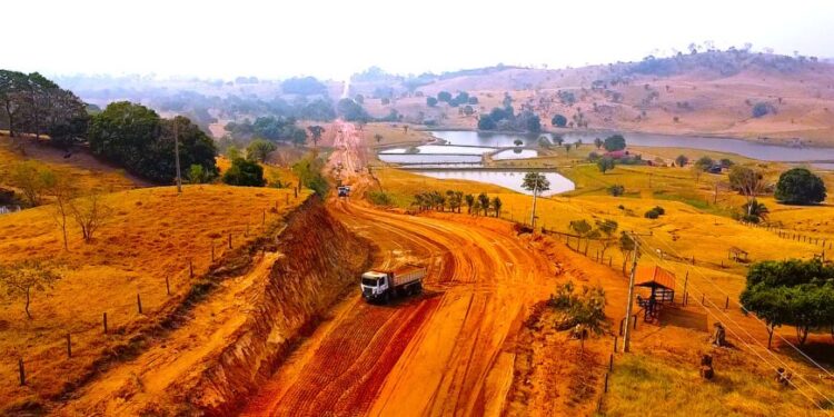 Obras de infraestrutura: deputado Alan Queiroz solicita obras na RO-135, no trecho que liga Alta Floresta a Novo Horizonte