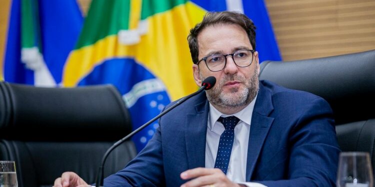 Deputado Alex Redano solicita novas viaturas para reforçar a segurança em Ariquemes