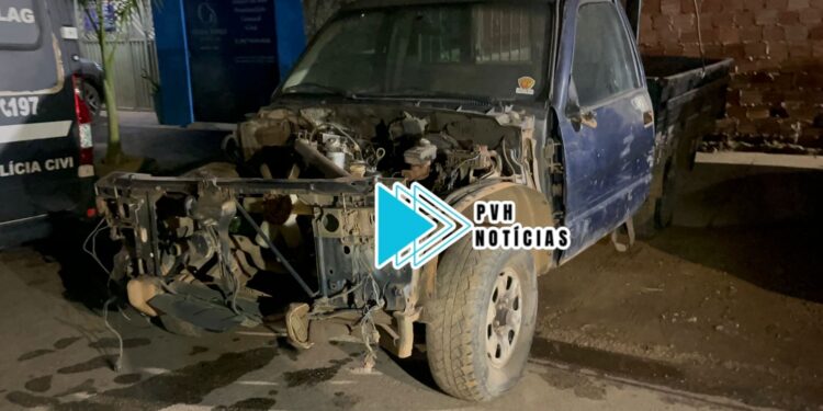 TAVA BARATO: Dono de ferro velho é preso após comprar caminhonete furtada de oficina