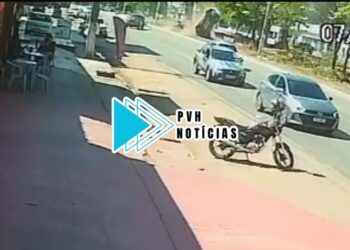 VÍDEO: Carro capota em grave acidente na Jorge Teixeira em Porto Velho