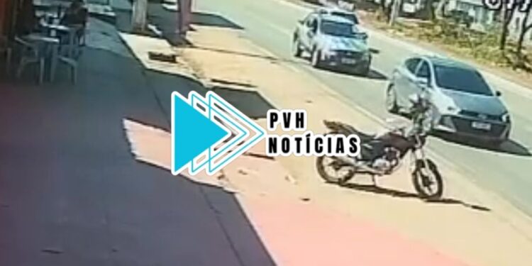 VÍDEO: Carro capota em grave acidente na Jorge Teixeira em Porto Velho