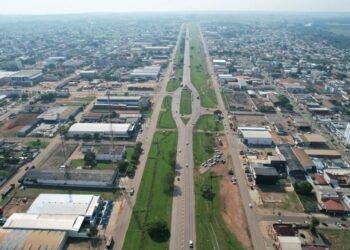 Luizinho Goebel parabeniza Vilhena pelos 48 anos de história e progresso