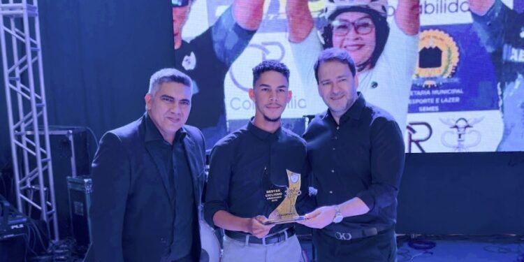 Alex Redano recebe Medalha Mérito do Ciclismo e reafirma compromisso com o esporte em Ariquemes