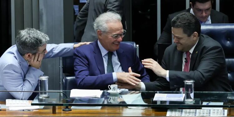 Por unanimidade, Senado aprova isentar IR para quem ganha até RS 5 mil