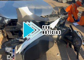 TA EMBAÇADO: Mulher fica gravemente ferida em acidente de moto no centro da capital