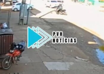 VÍDEO: Batida entre duas motos deixa piloto em estado grave na zona leste