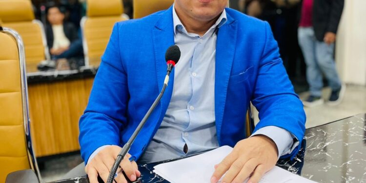 Vereador Edimilson Dourado intensifica cobrança e afirma que vai lutar pelo asfaltamento total do Bairro Castanheiras até 2026