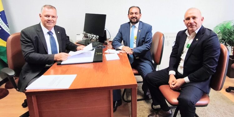 Deputado Laerte Gomes busca soluções para os Uru-Eu-Wau-Wau em Brasília