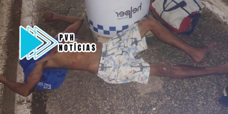 NO CENTRO: Homem é socorrido após espancamento em Porto Velho