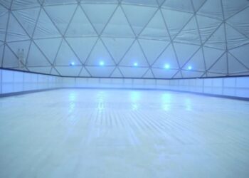 Pista de patinação no gelo abre novas 3 mil vagas no Parque da Cidade