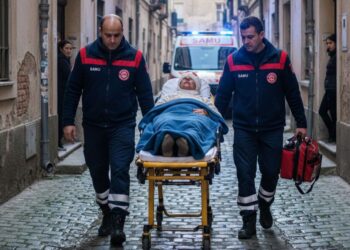 URGENTE: Mulher é atacada a paulada pelo Ex-marido enquanto bebia com o atual na zona leste