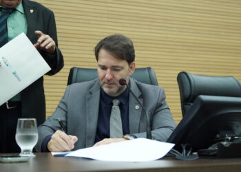 Deputado Alex Redano solicita operação tapa-buracos na RO-140, em Cacaulândia