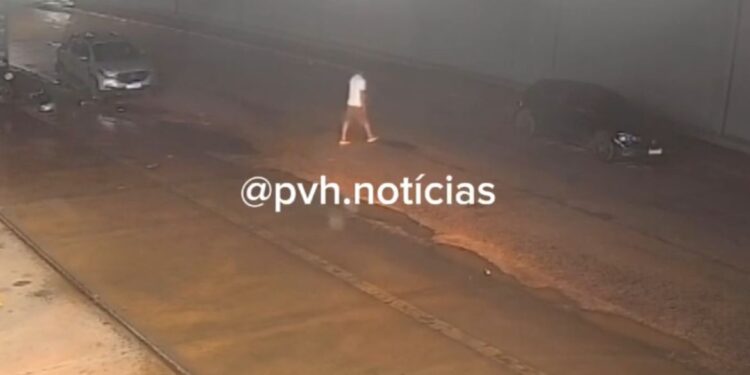 VÍDEO: Câmera registra homem atacado a tiros pelo atual da ex-mulher em distribuidora