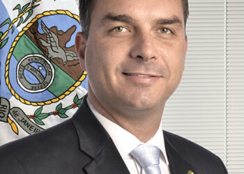 COLUNA DO CARLOS CALDEIRA – Arregou, negociou…, Mas voltou atrás: o vaivém presidencial do 01