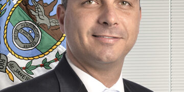 COLUNA DO CARLOS CALDEIRA – Arregou, negociou…, Mas voltou atrás: o vaivém presidencial do 01