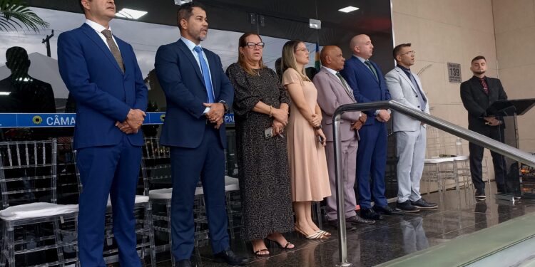 Vereador Adalto de Bandeirantes prestigia Cantata de Natal na Câmara Municipal