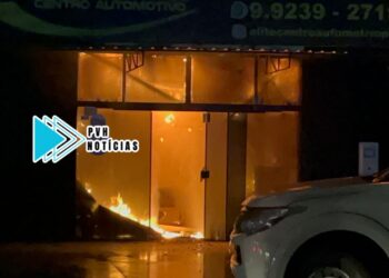 URGENTE: Centro automotivo é destruído por incêndio no centro de Porto Velho 