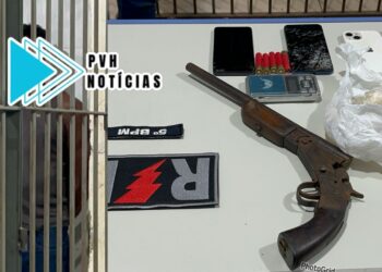 ABANDONOU: Filho foge e deixa o pai ser preso com arma e munições na zona leste