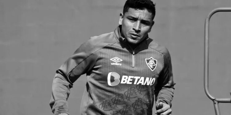 Jogador ex-Fluminense Mario Pineida e esposa são executados a tiros em açougue no Equador