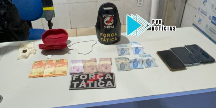 BECO ELETRONORTE: Força tática prende quatro com drogas em boca de fumo