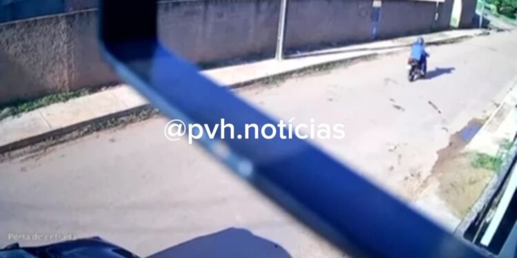 ATUALIZADA: Batida de frente deixa dois motociclistas em estado grave na zona leste – veja vídeo