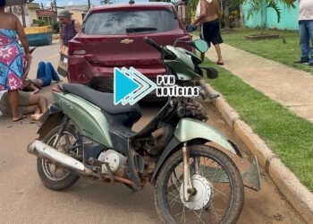 URGENTE: Casal bate com moto na traseira de carro de aplicativo na zona leste