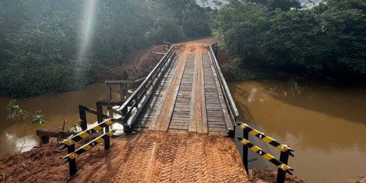 Obra solicitada pelo deputado Alan Queiroz garante recuperação da ponte entre Castanheiras e Presidente Médici