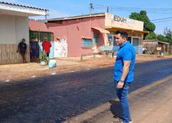 Vereador Edimilson Dourado garante pavimentação de mais uma rua no bairro Castanheira